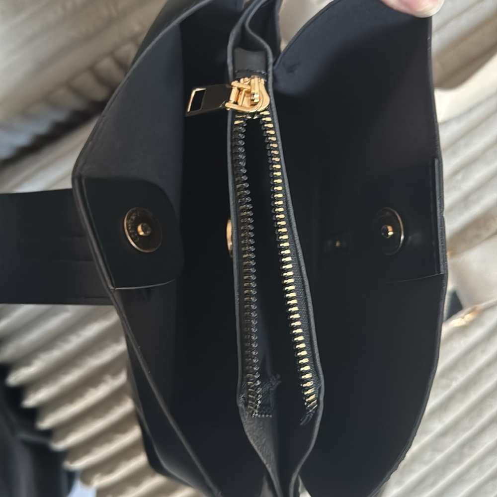 Women's Crossbody Bag - Picture 5 of 10